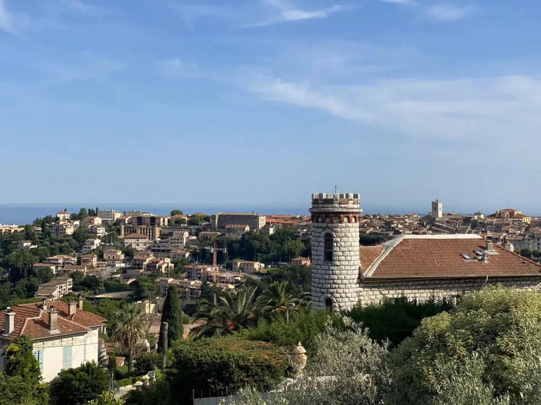 Prestigious Villa with Sea Views in Vence — 4