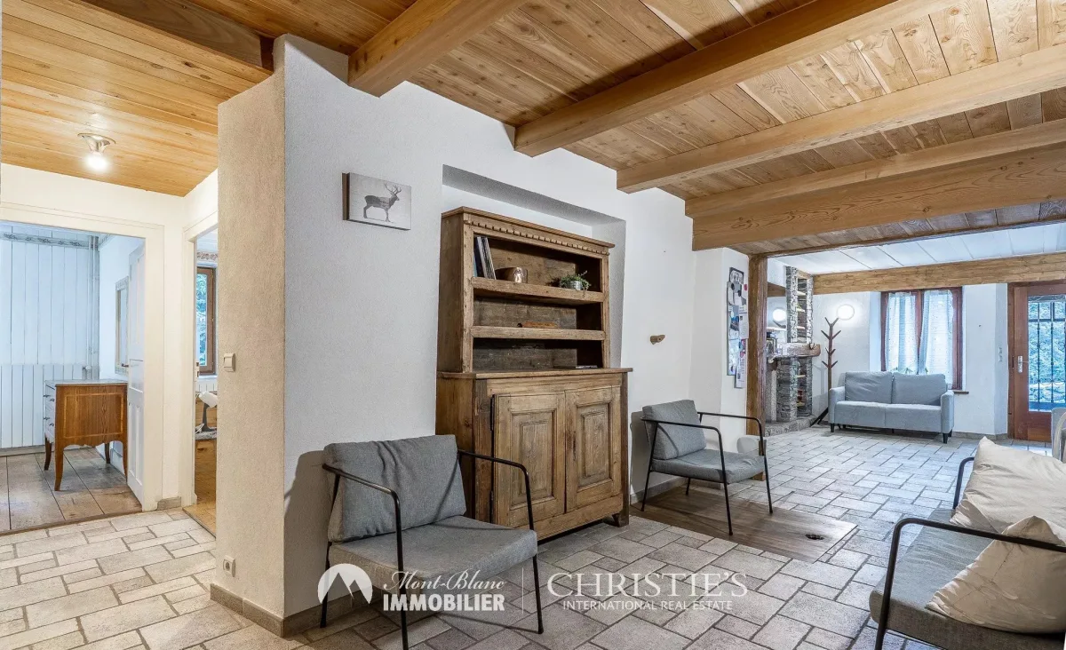 Prestigious Mountain Home in Les Pécles, Chamonix-Mont-Blanc — 4