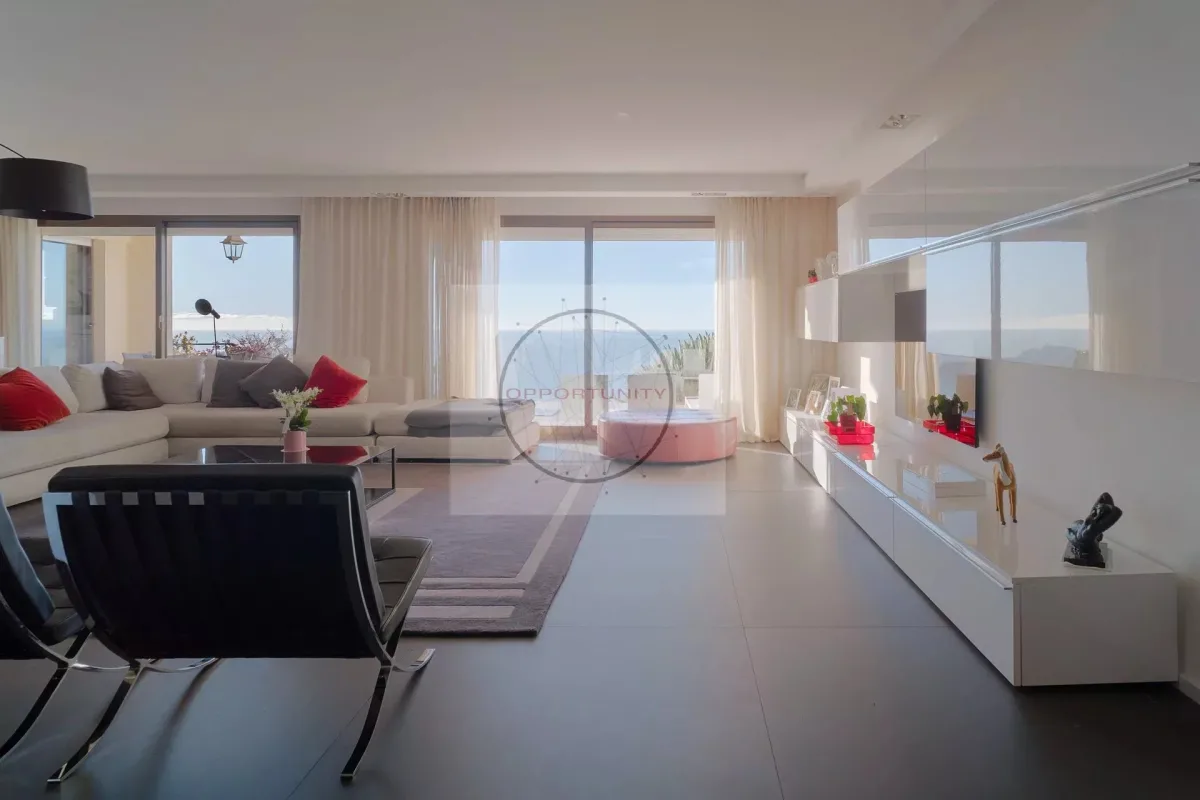 Prestigious Apartment with Panoramic Views in Villefranche-sur-Mer — 2
