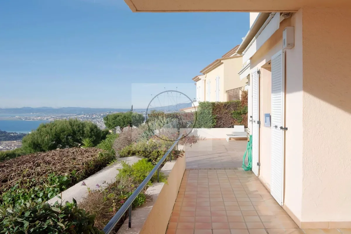 Prestigious Apartment with Panoramic Views in Villefranche-sur-Mer — 3