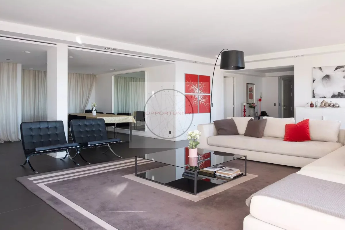 Prestigious Apartment with Panoramic Views in Villefranche-sur-Mer — 4