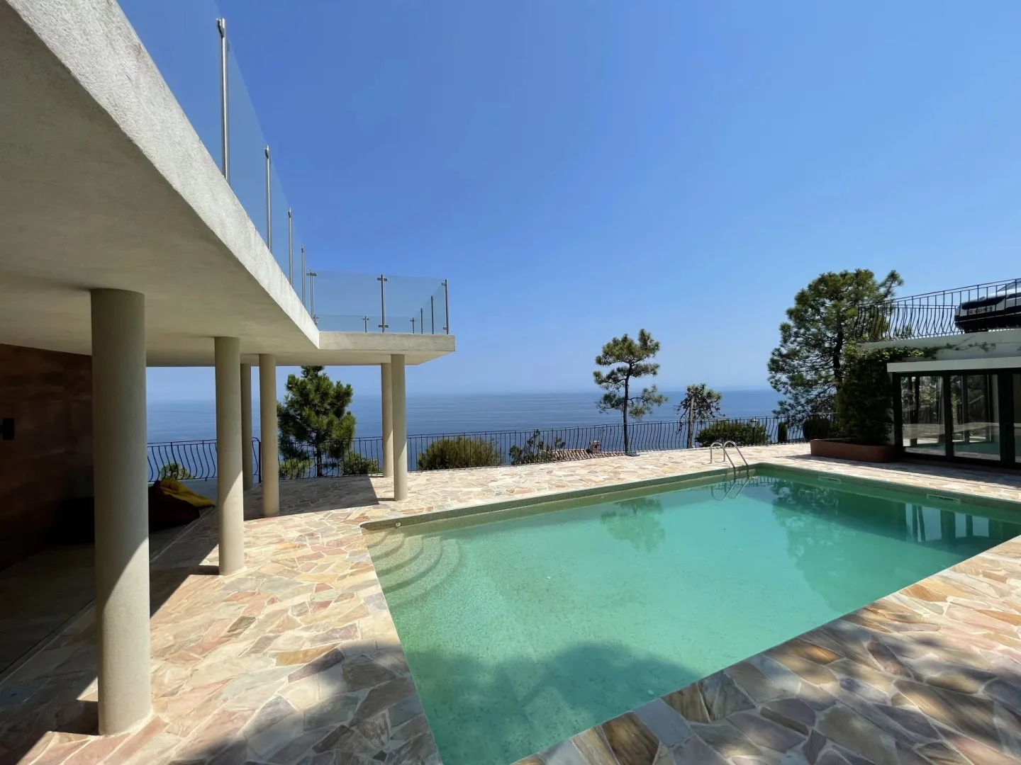 Prestigious Californian Villa with Panoramic Sea Views in Le Trayas — 2