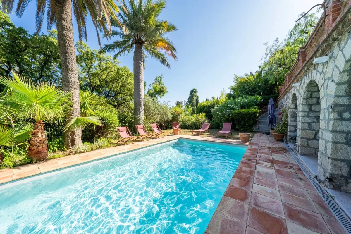 Prestigious Belle Époque Villa with Sea Views in Cannes — 2