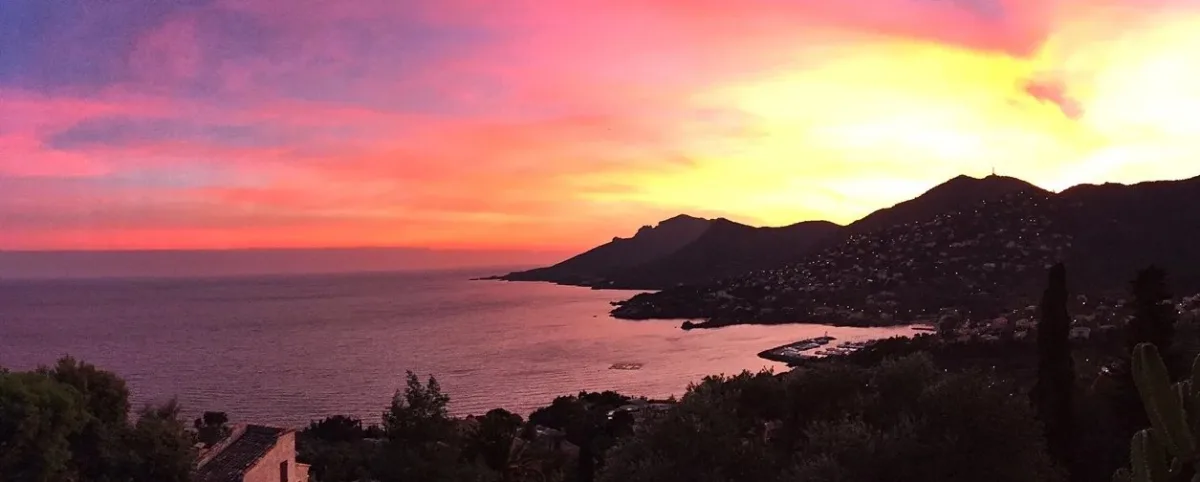Prestigious Contemporary Villa with Panoramic Sea Views in Théoule-sur-Mer — 2