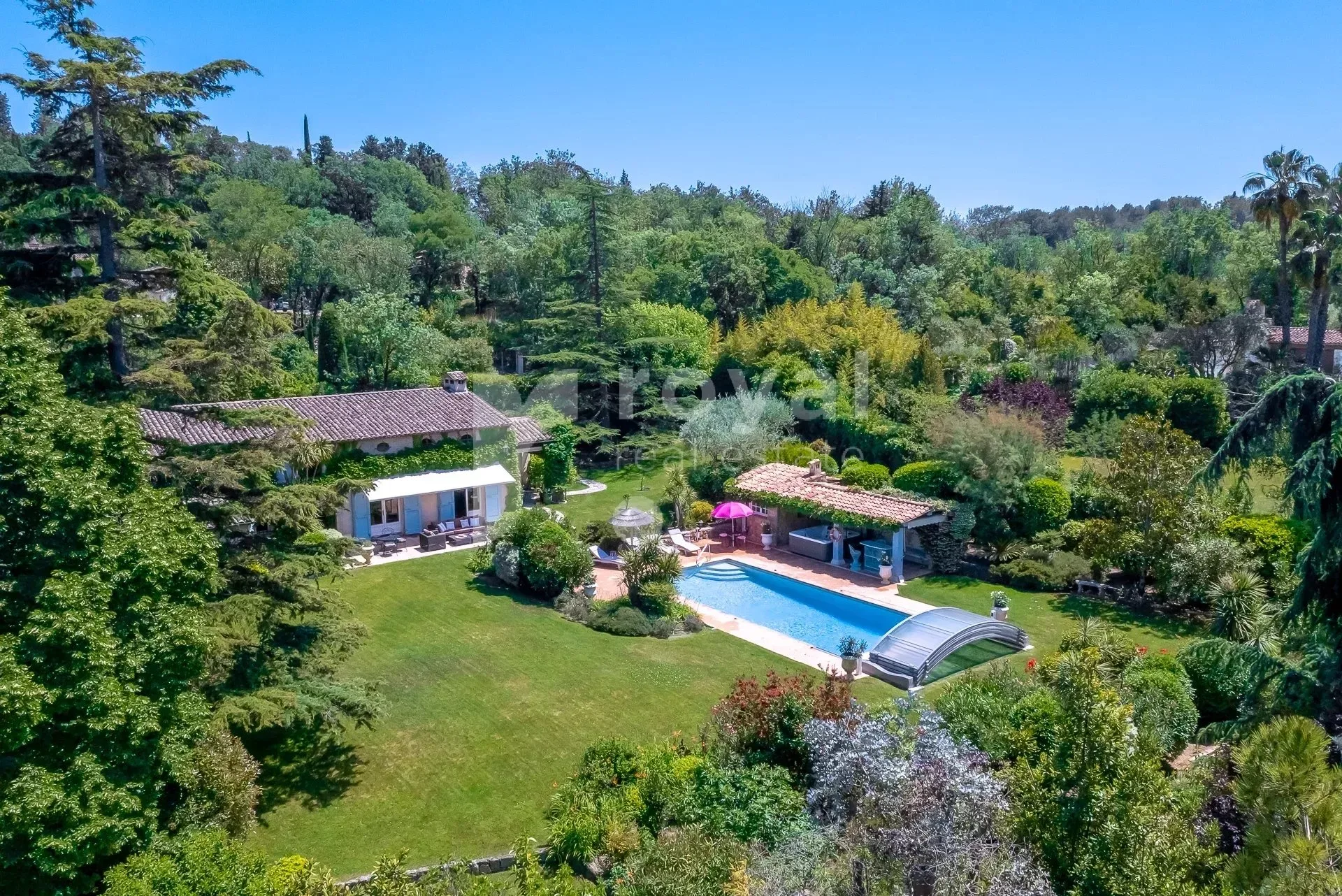 Prestigious Provençal Villa in Châteauneuf-Grasse, Near Valbonne — 1