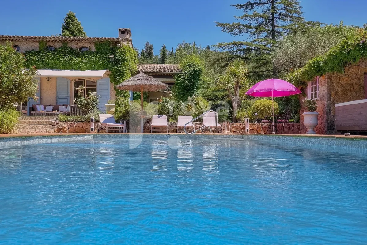 Prestigious Provençal Villa in Châteauneuf-Grasse, Near Valbonne — 2
