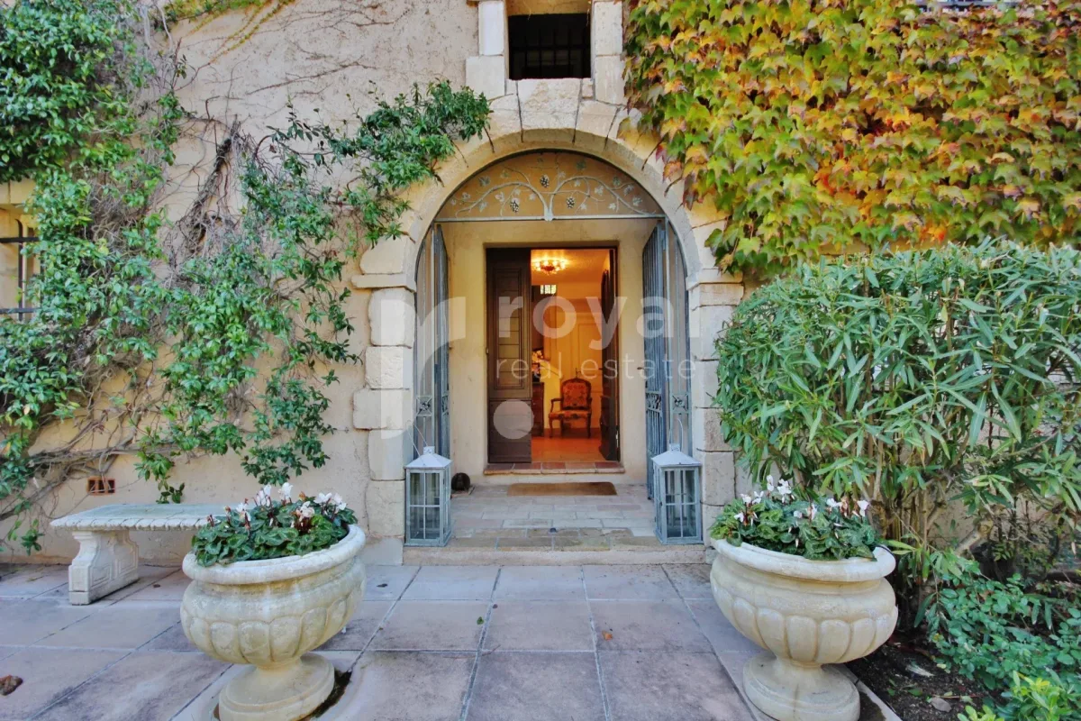 Prestigious Provençal Villa in Châteauneuf-Grasse, Near Valbonne — 3