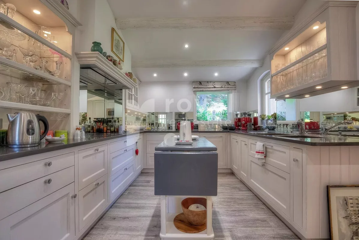 Prestigious Provençal Villa in Châteauneuf-Grasse, Near Valbonne — 5