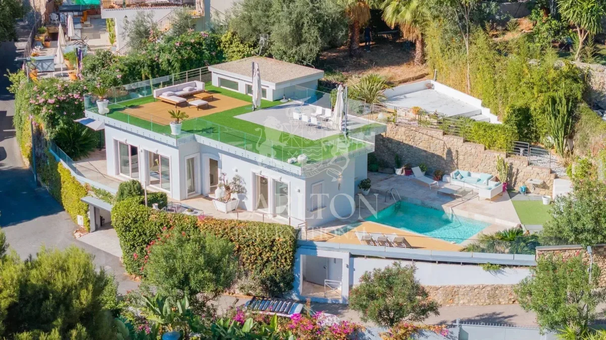 Prestigious Contemporary Villa with Panoramic Sea Views in Èze — 3
