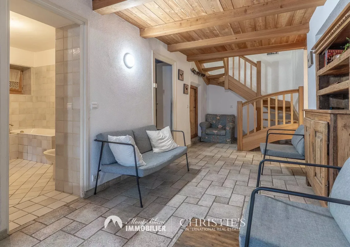Prestigious Mountain Home in Les Pécles, Chamonix-Mont-Blanc — 5