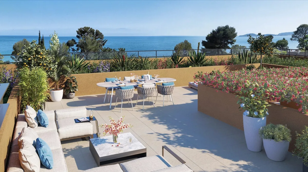 4-Bedroom Apartment with Sea View and Rooftop Solarium in Èze — 1