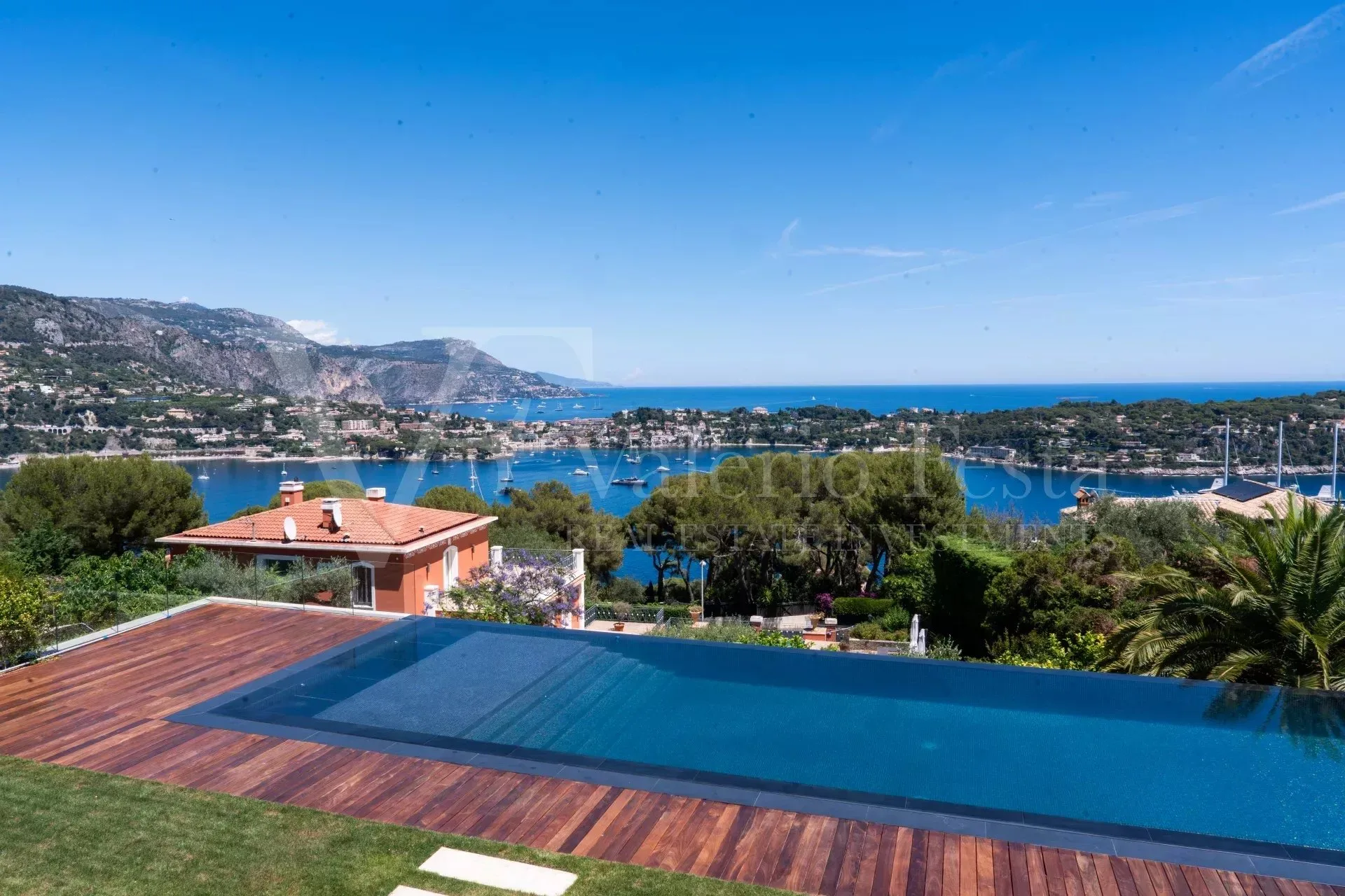 Prestigious Contemporary Estate with Panoramic Views in Mont Boron — 1