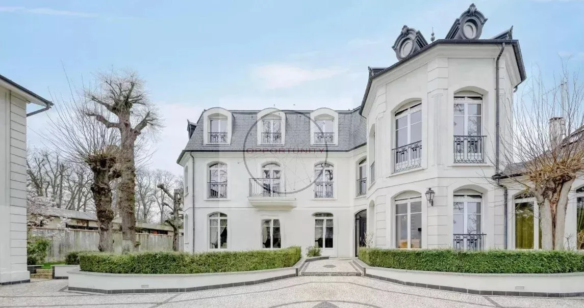 Prestigious Contemporary Estate Near the Bois de Vincennes — 2
