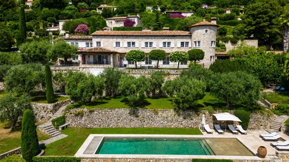 Prestigious Property with Panoramic Mediterranean Sea Views in Vence — 3