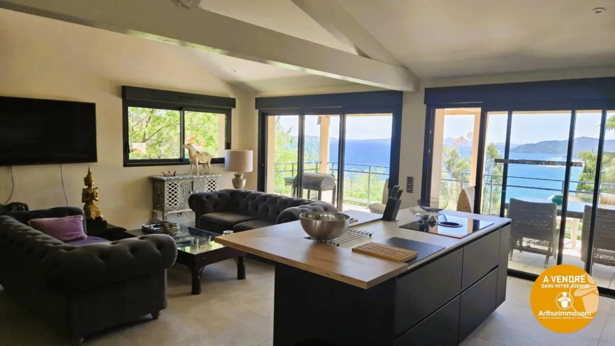 Prestigious Contemporary Villa with Panoramic Sea Views in Le Lavandou — 2