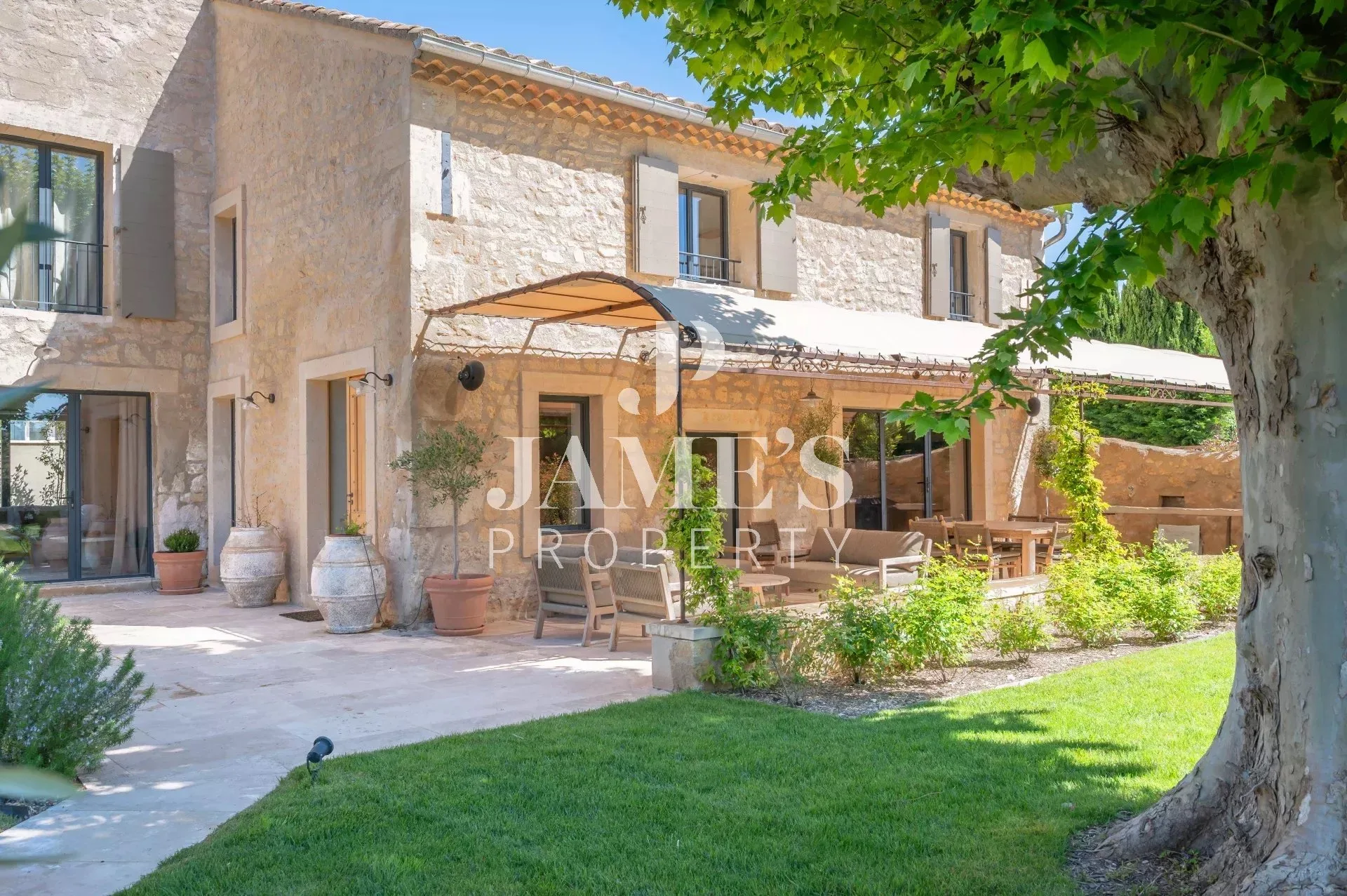 Prestigious Stone Property with Heated Pool in Paradou — 1
