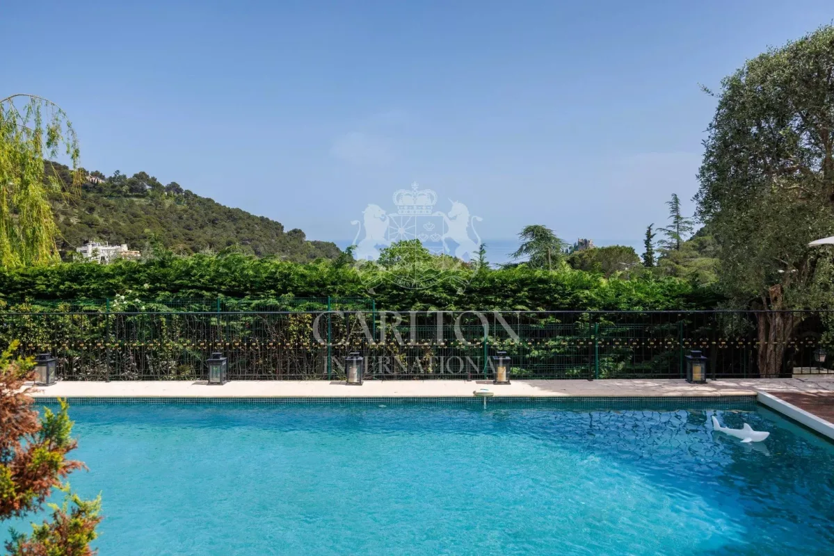 Prestigious Belle Époque Property with Sea Views in Èze — 1