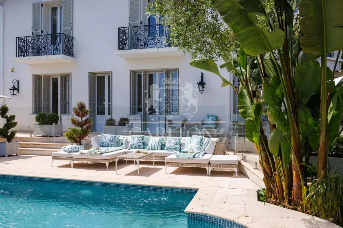 Prestigious Belle Époque Property with Sea Views in Èze — 2