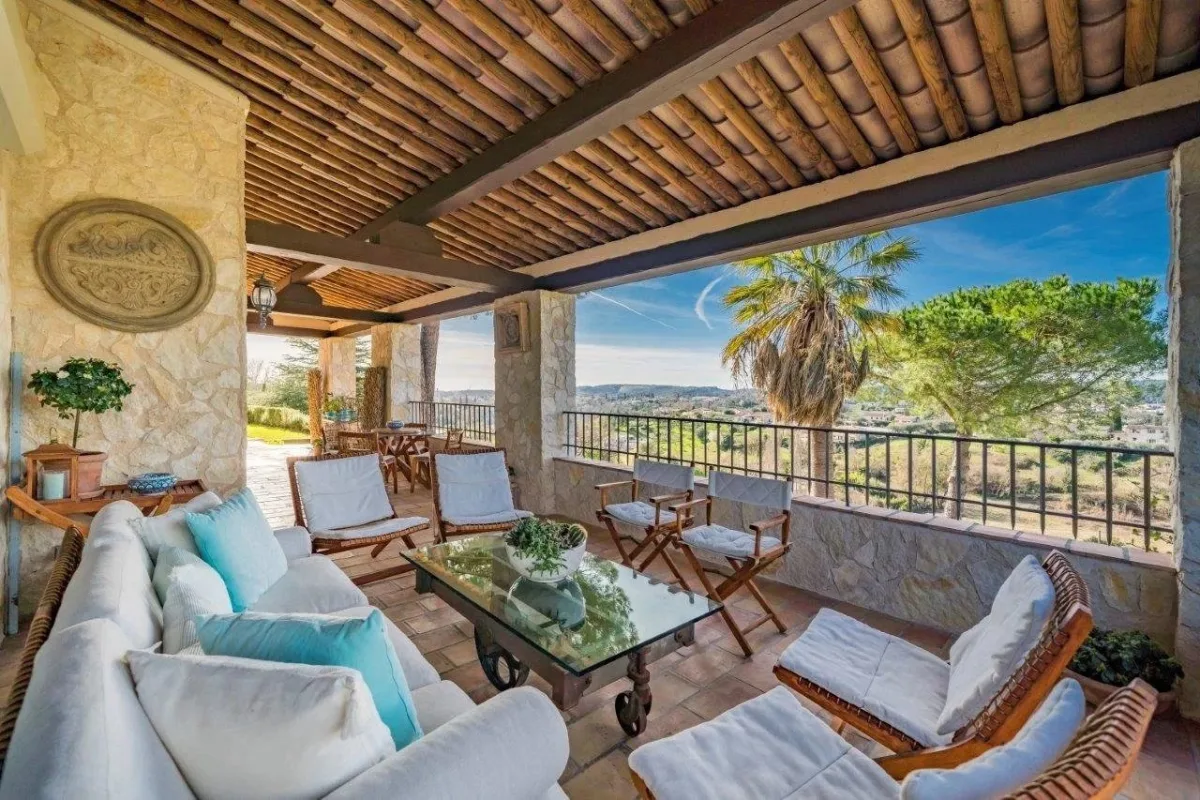 Prestigious Property with Panoramic Sea Views in Saint-Paul-de-Vence — 3