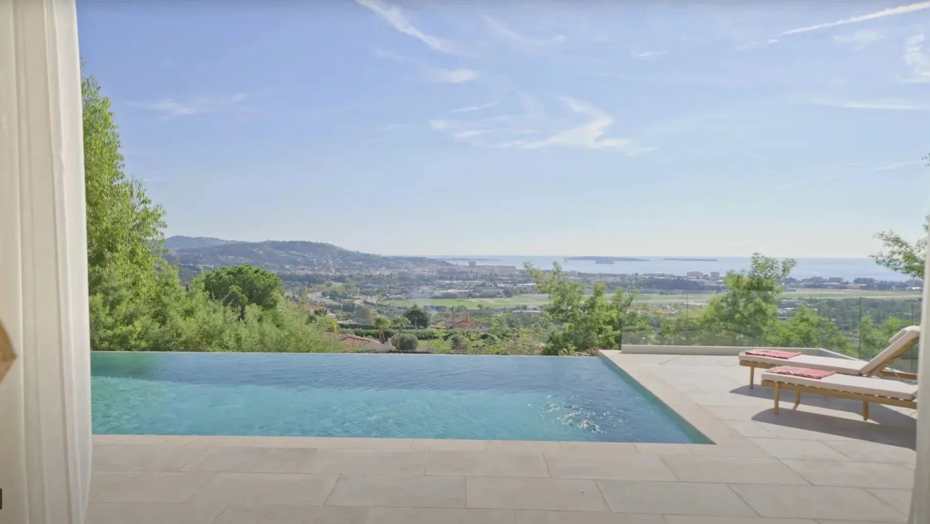 Prestigious Sea-View Villa in Capitou with Infinity Pool — 1