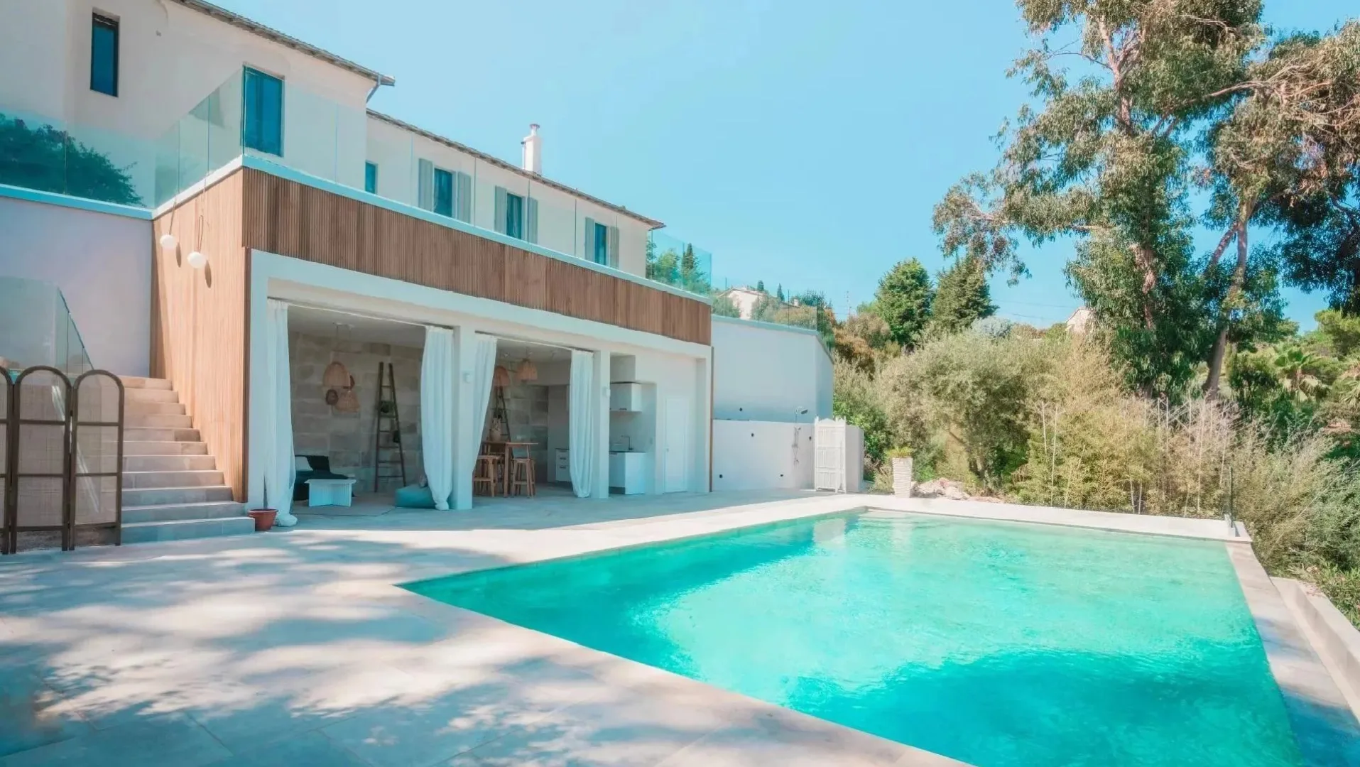 Prestigious Sea-View Villa in Capitou with Infinity Pool — 3