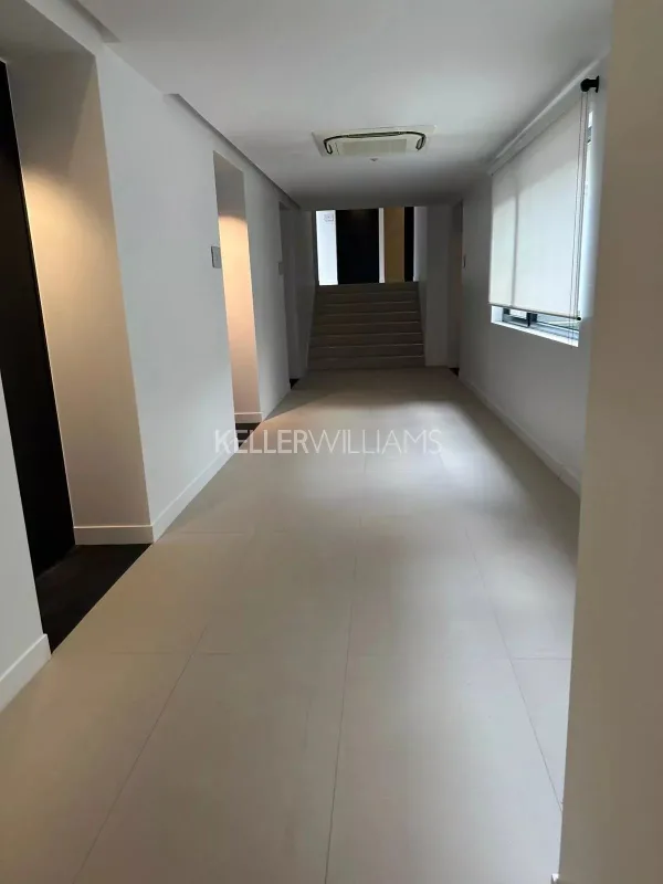 Prestigious Renovated Building in the Heart of Luxembourg City — 3