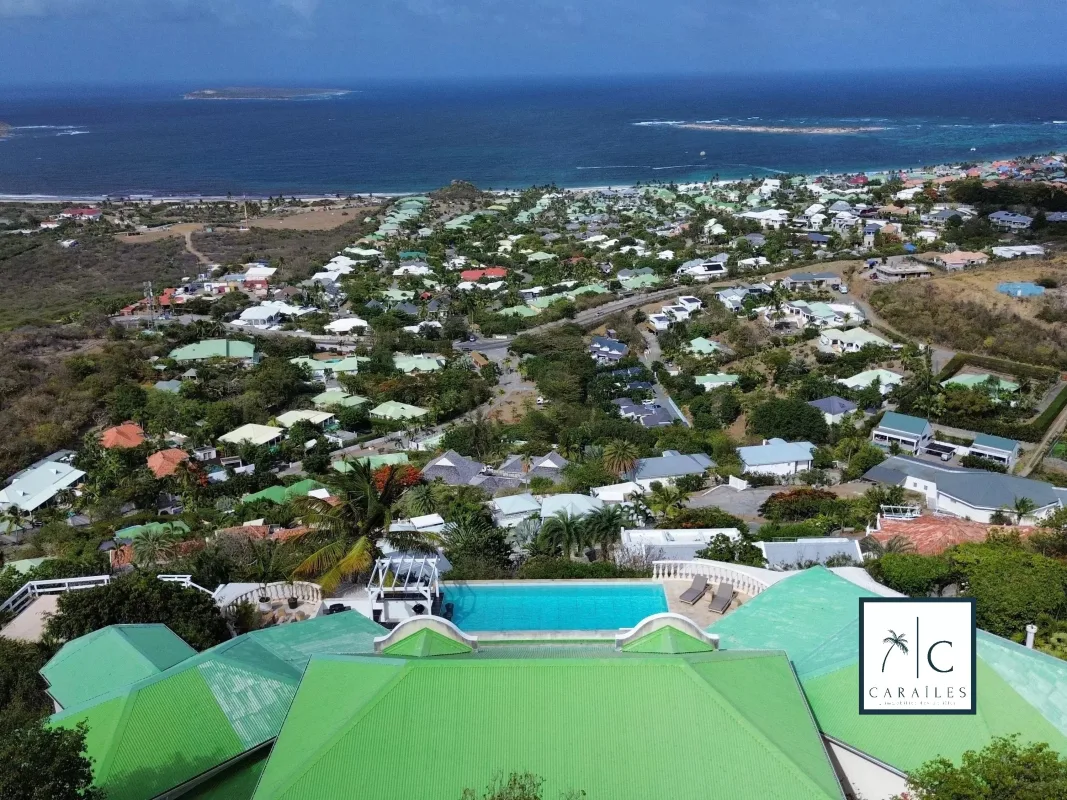 Prestigious Property with Panoramic Views over Orient Bay — 4