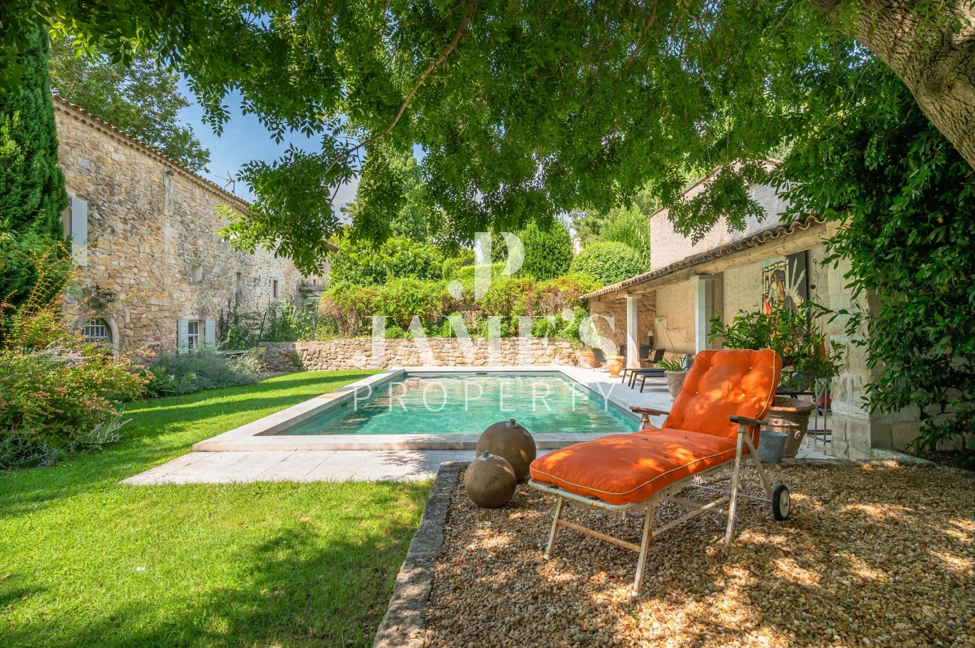 Prestigious Property in Paradou — 17th-Century Provençal Residence — 1