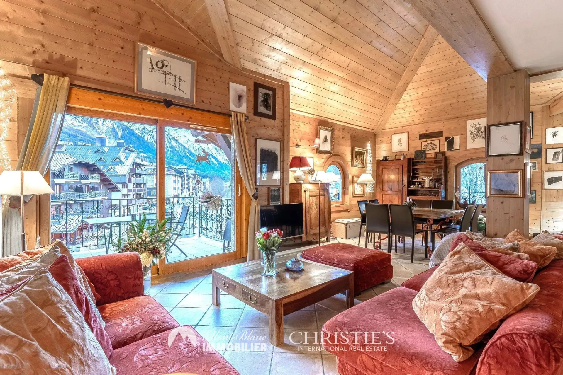 Prestigious Duplex Apartment in the Heart of Chamonix-Mont-Blanc — 1