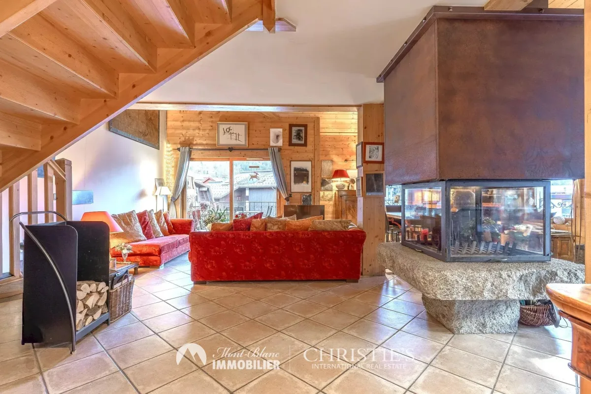 Prestigious Duplex Apartment in the Heart of Chamonix-Mont-Blanc — 2