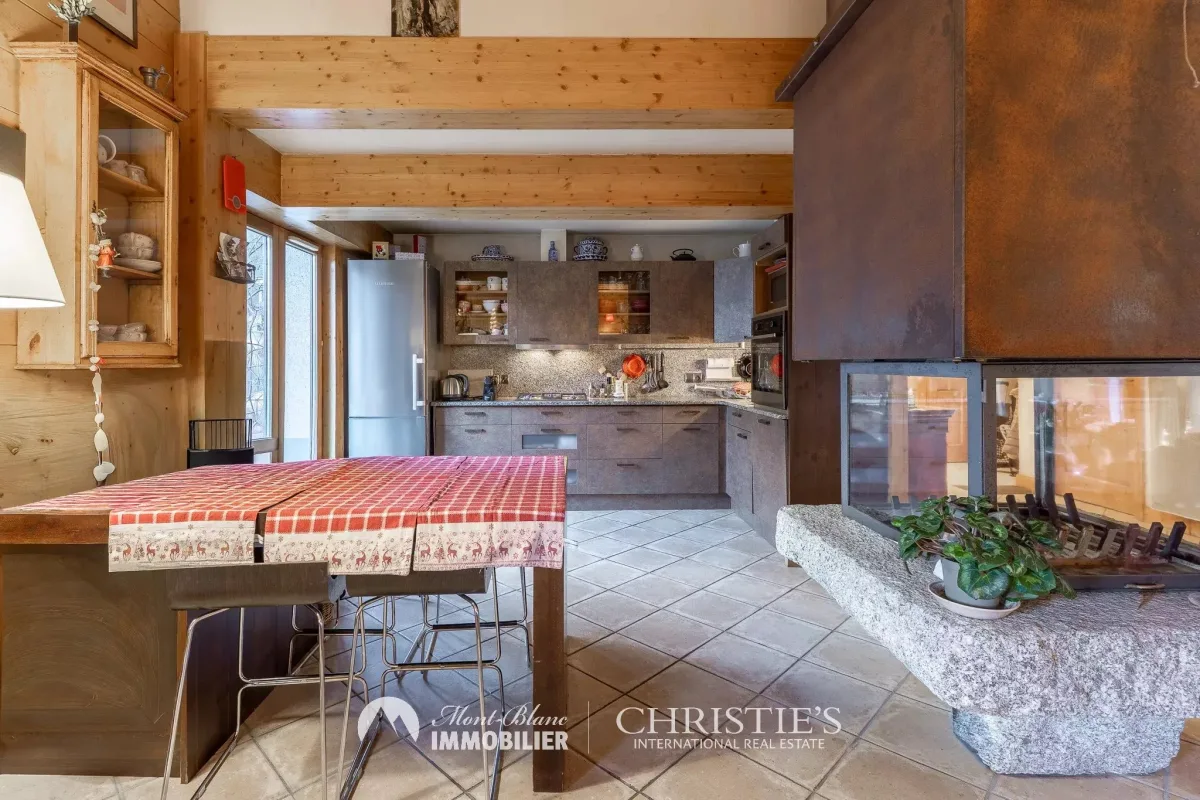 Prestigious Duplex Apartment in the Heart of Chamonix-Mont-Blanc — 5