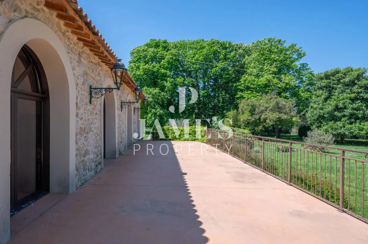 Prestigious 18th-Century Estate in Saint-Rémy-de-Provence — 5