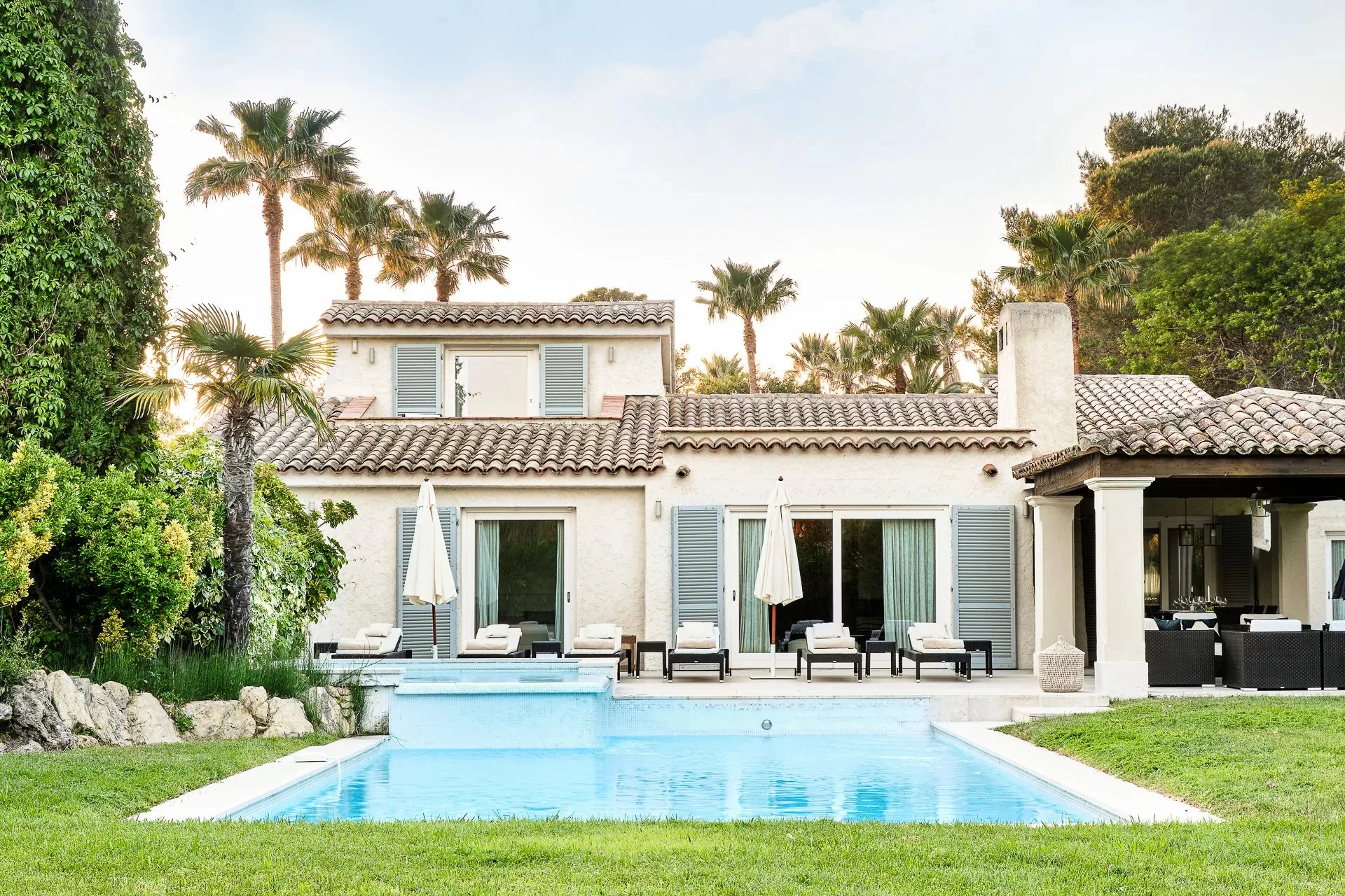 Prestigious Villa for Sale in Saint-Tropez – Private Estate — 2