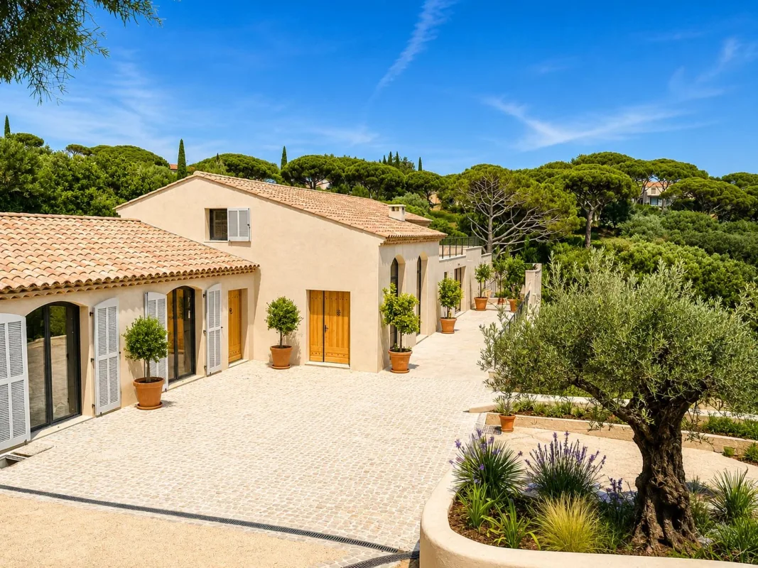 Prestigious Sea View Villa in Ramatuelle — 2