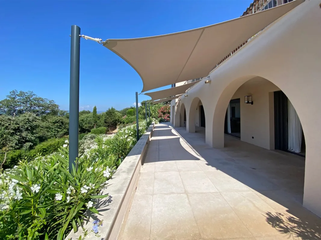 Prestigious Villa with Sea Views for Sale in Gassin — 4