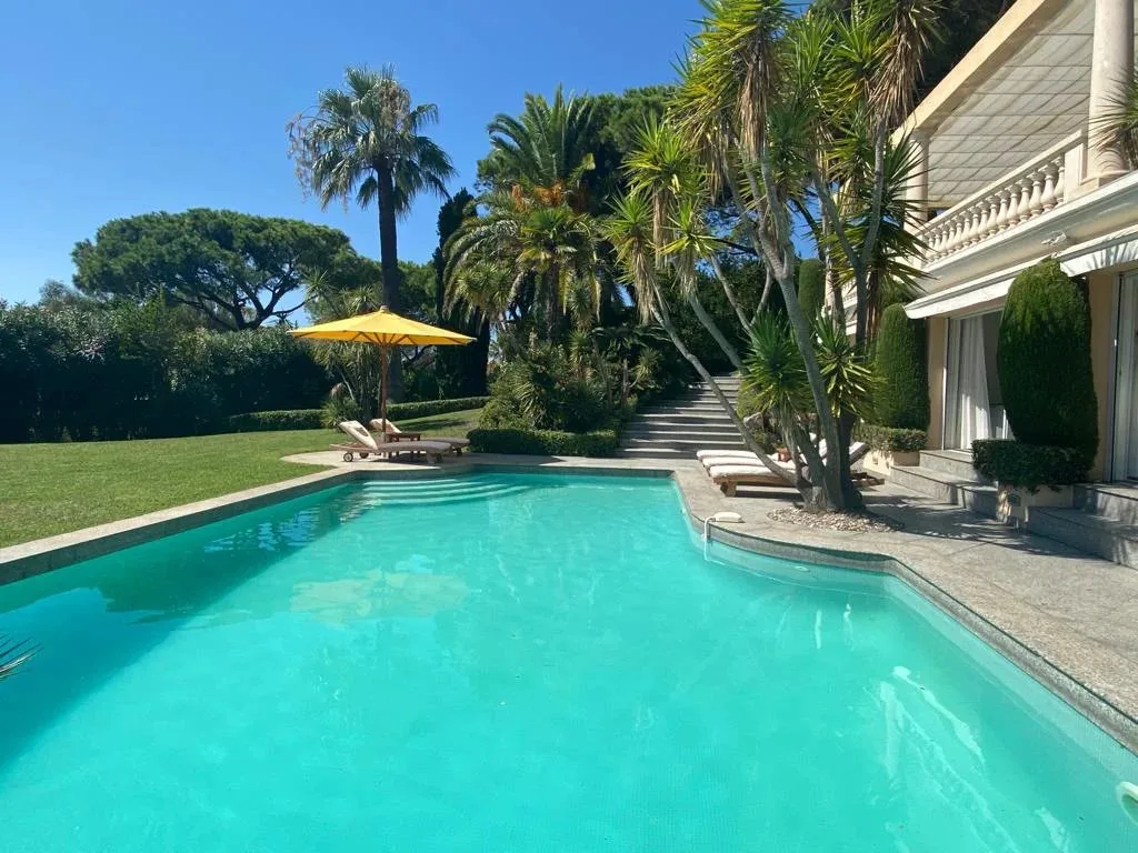 Prestigious Sea-View Estate in Ramatuelle Near Tahiti Beach — 3