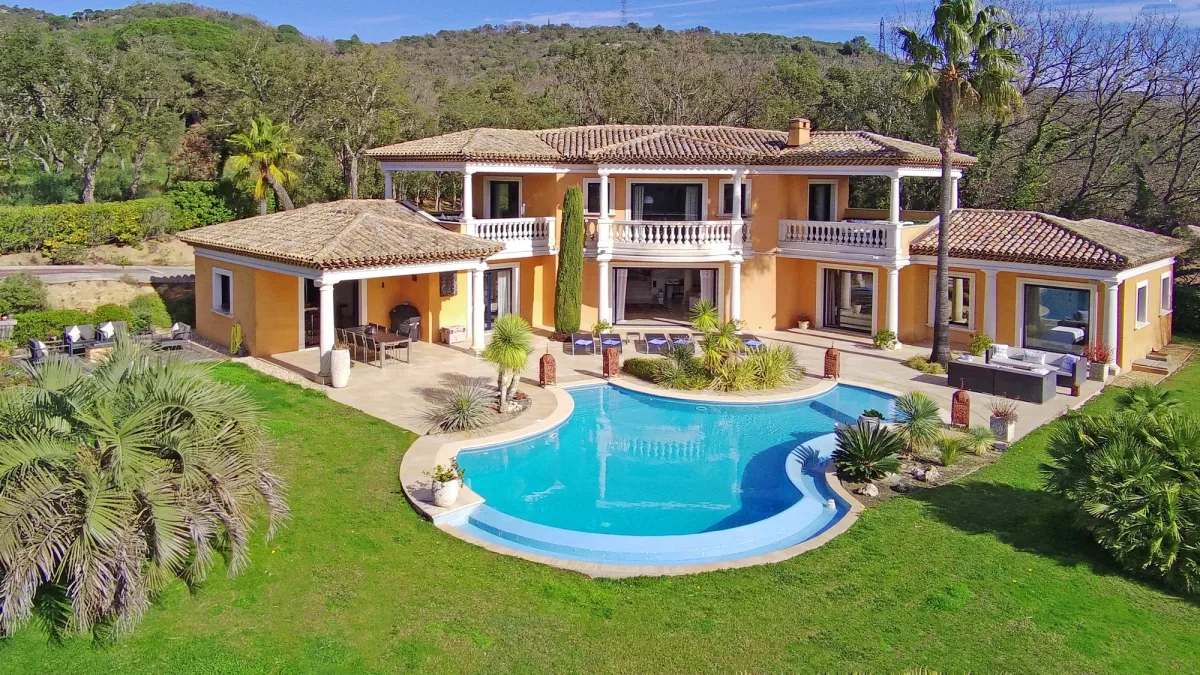 Prestigious Property with Pool and Views over Grimaud — 3