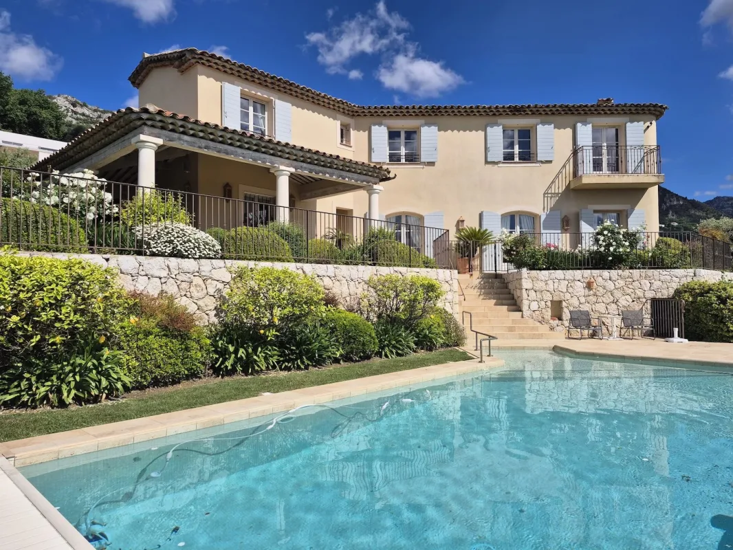 Sea View Villa for Sale in Vence – Private Estate — 1
