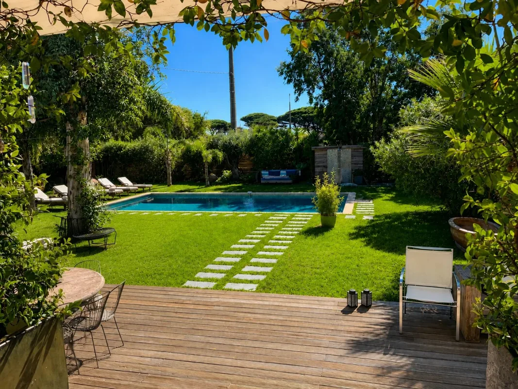 Prestigious Property in Ramatuelle Just 100 Metres from the Sea — 3