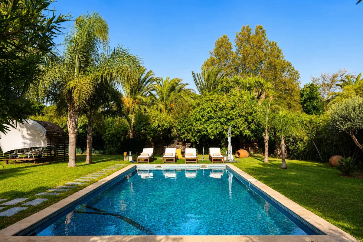 Prestigious Property in Ramatuelle Just 100 Metres from the Sea — 1
