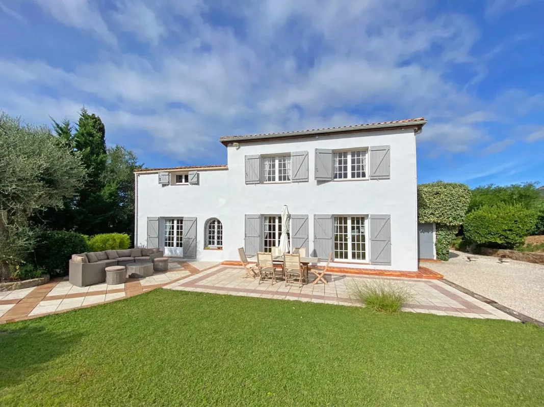 Prestigious Provençal Property in Grimaud near Saint-Tropez — 4