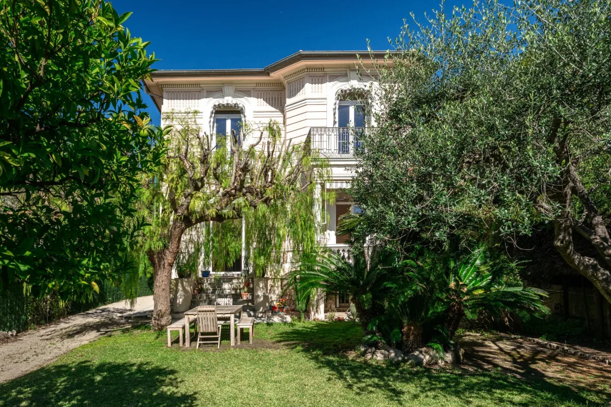 Prestigious Historic Mansion with Garden in Nice Cimiez — 2