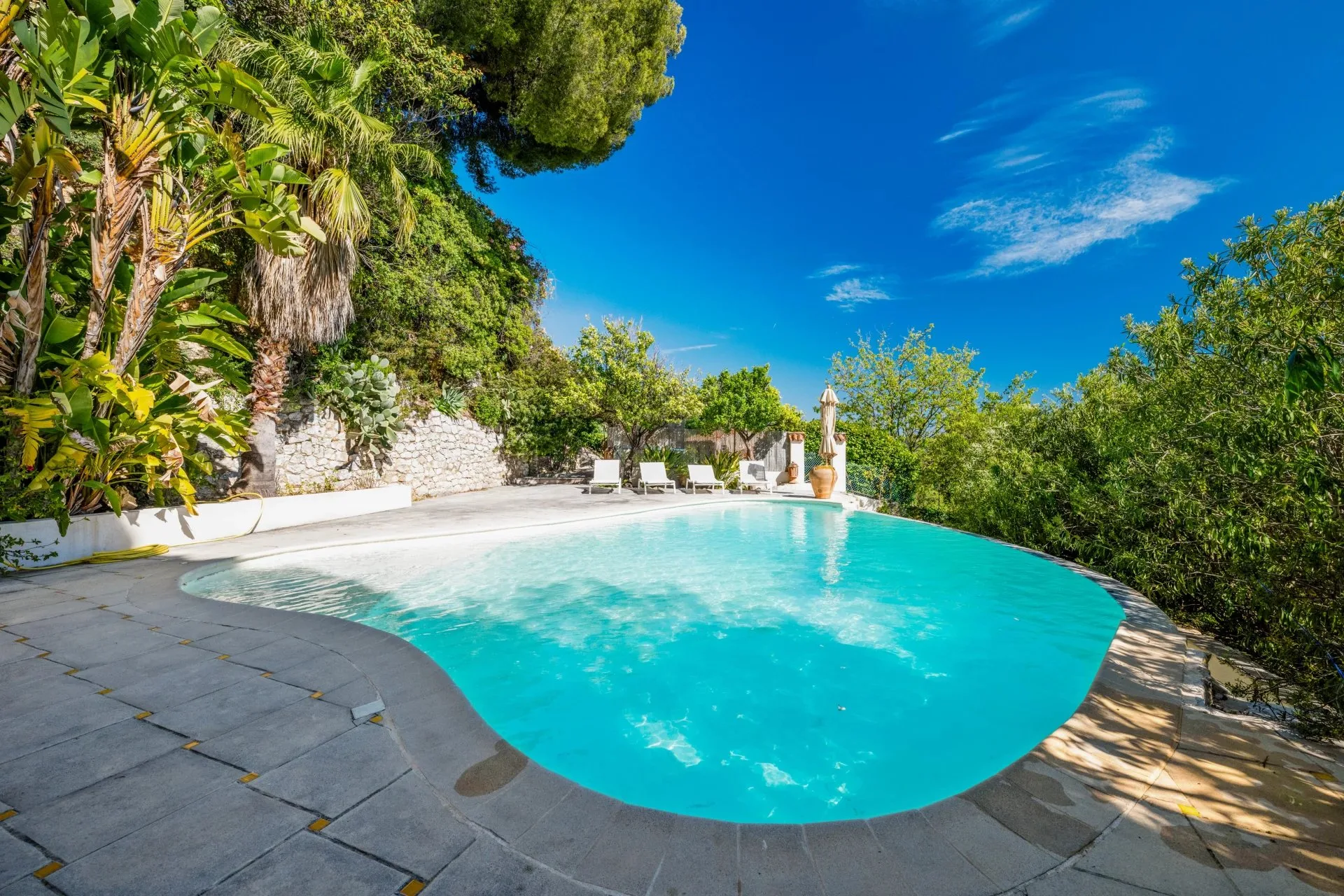 Prestigious Villa with Sea Views in Nice Gairaut — 1