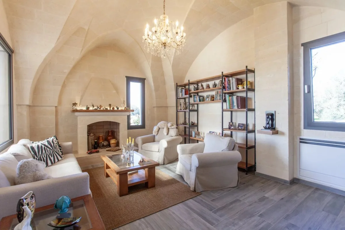 Prestigious Villa with Pool and 5-Hectare Estate in Oria — 3