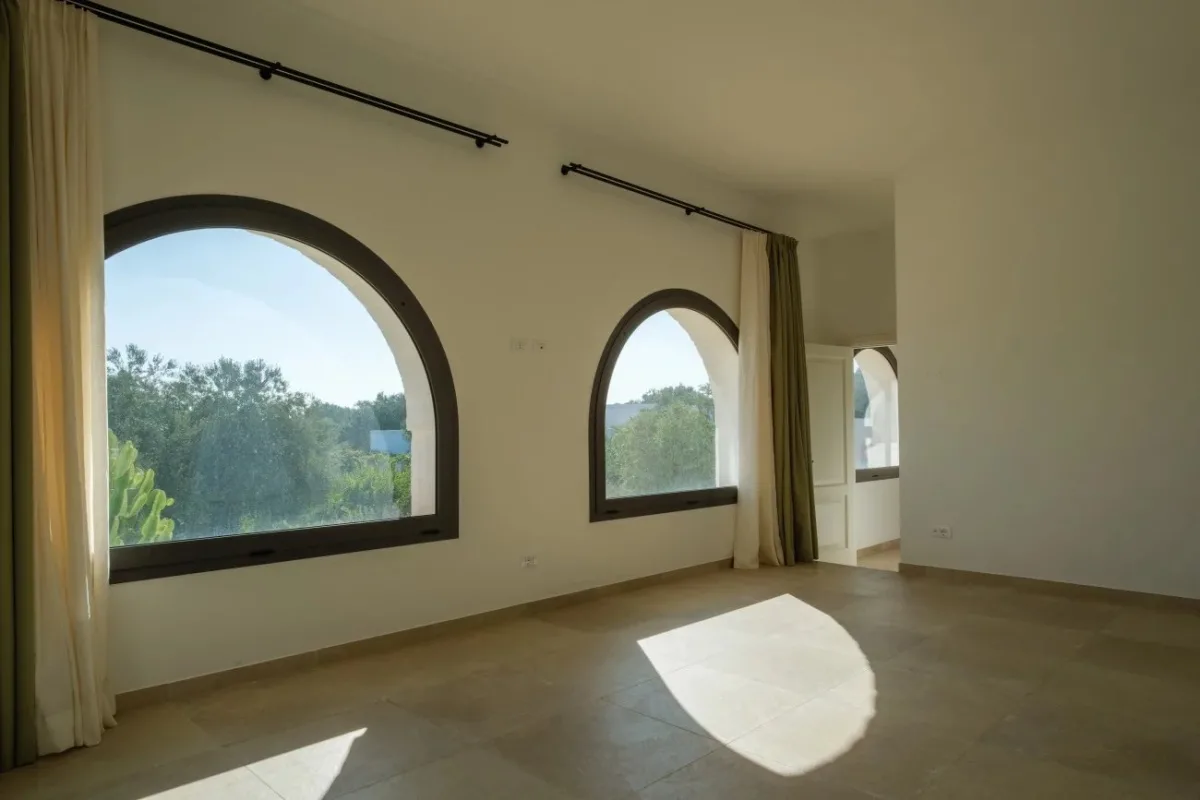 Prestigious Masseria with Pool and Sea Views in Ostuni — 5