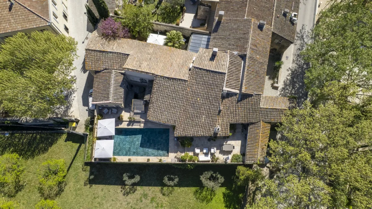 Prestigious 17th-Century Residence with Pool in Paradou — 3