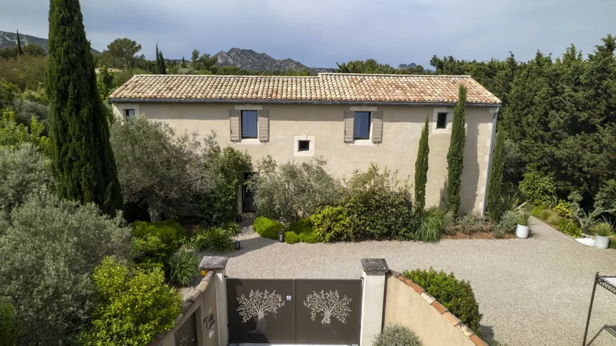 Prestigious Stone Mas with Pool in Eygalières — 3