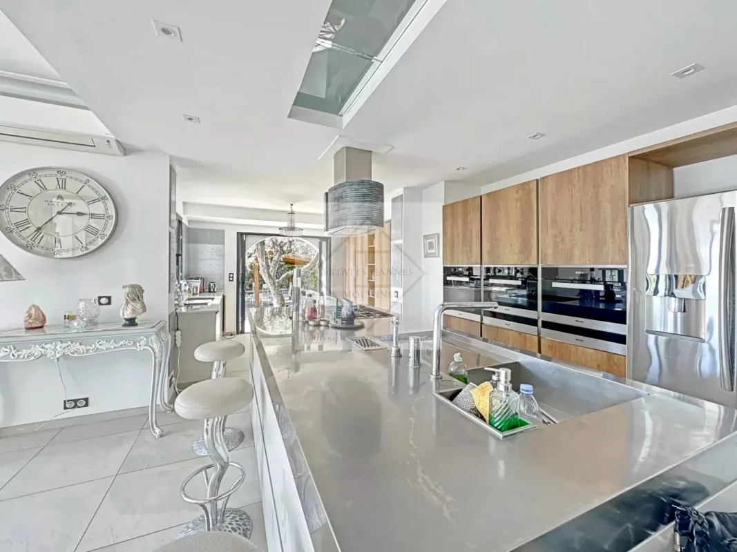 Prestigious Sea-View Villa in Cannes La Californie — 2