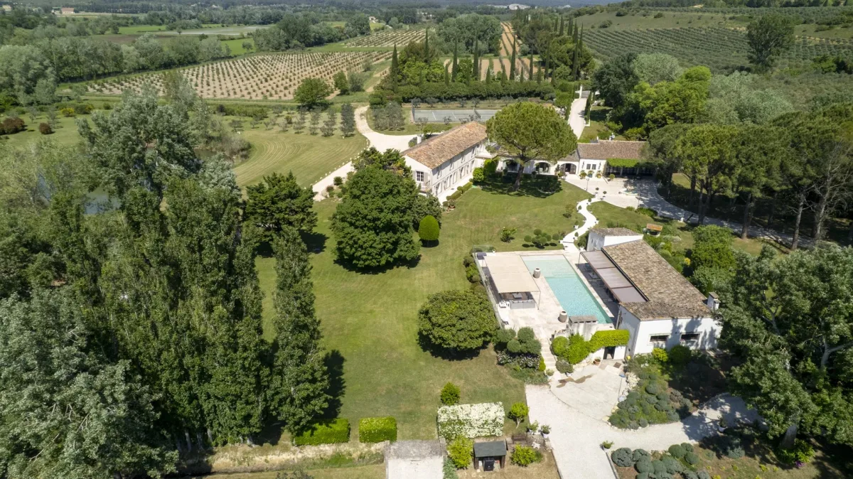 Prestigious Luxury Estate with 3-Hectare Grounds in Raphèle-lès-Arles — 3