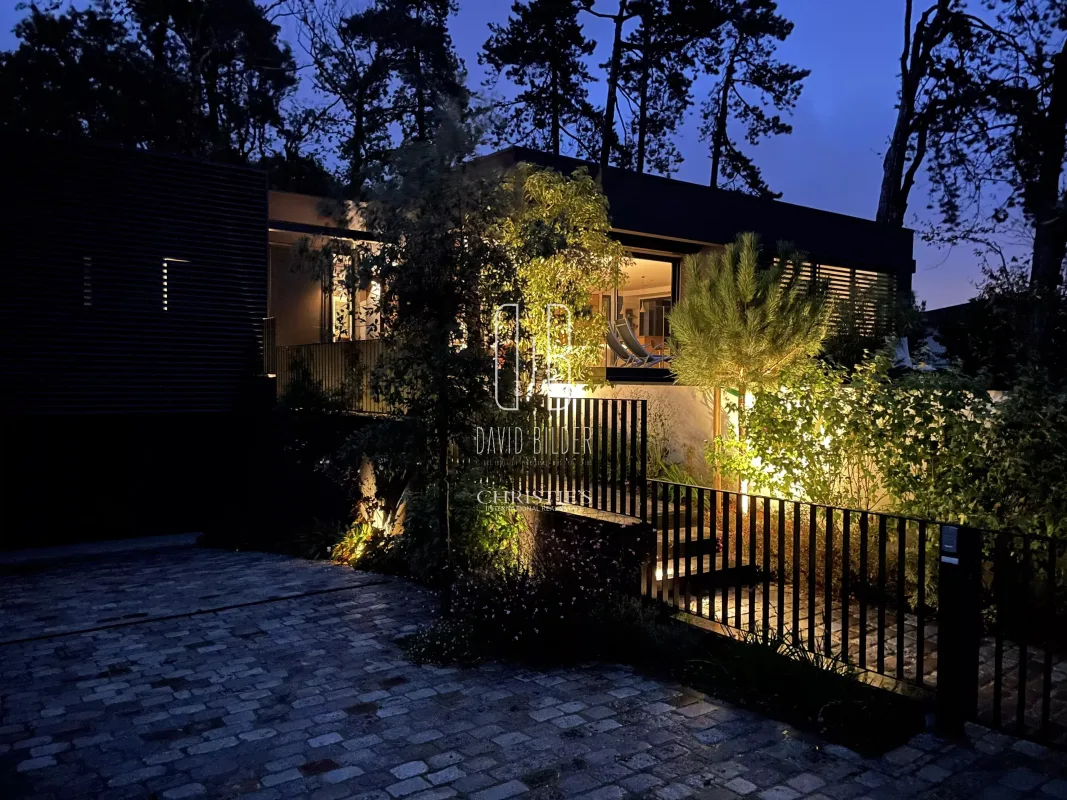Prestigious Contemporary Architect-Designed Villa in Arradon — 2